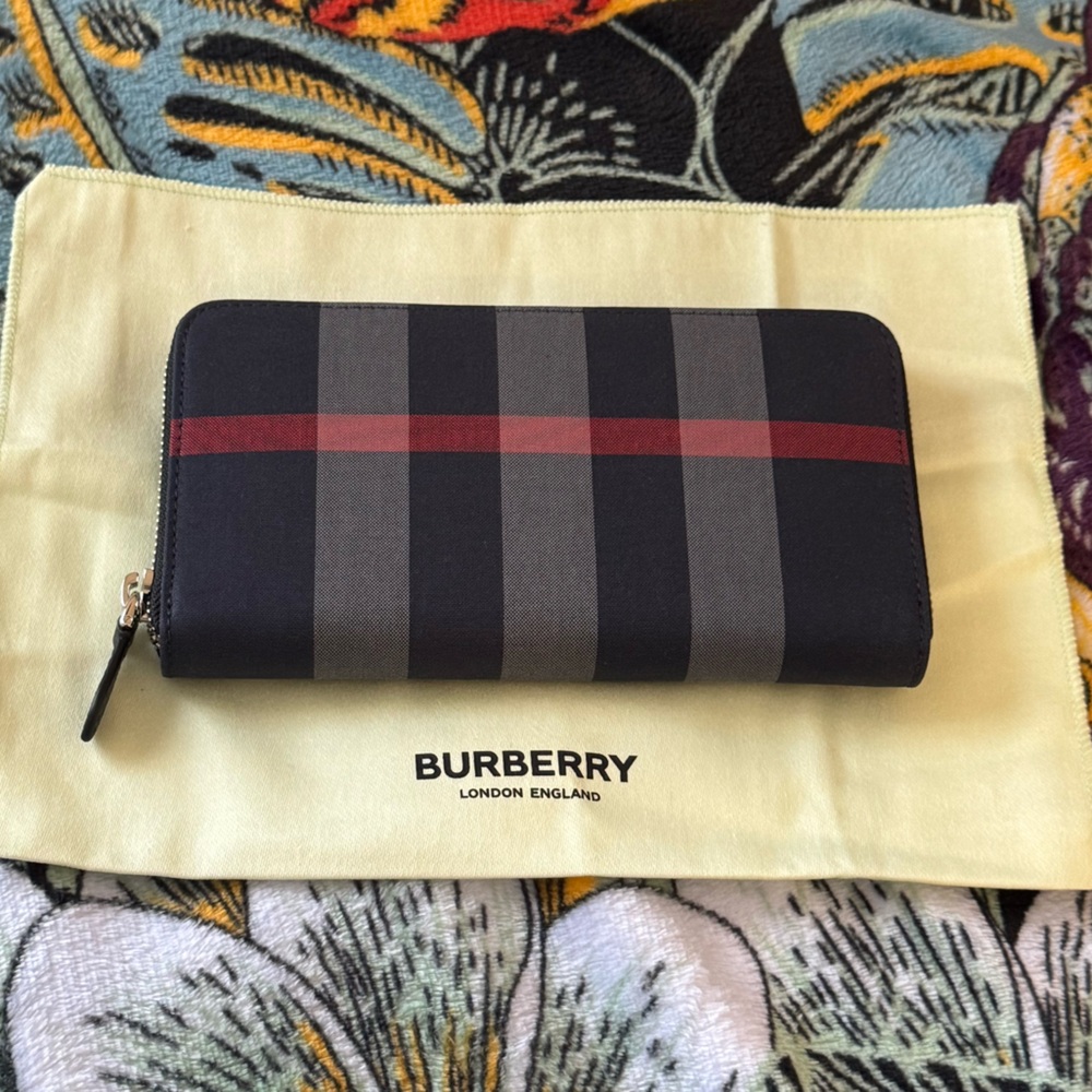 Burberry Black and Gray Checkered Wallet new